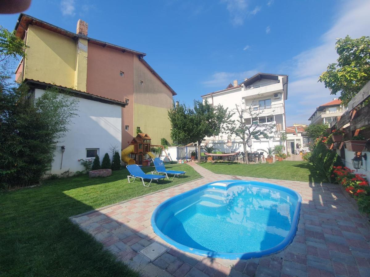 Cherry Garden Apartments Свети-Влас Экстерьер фото